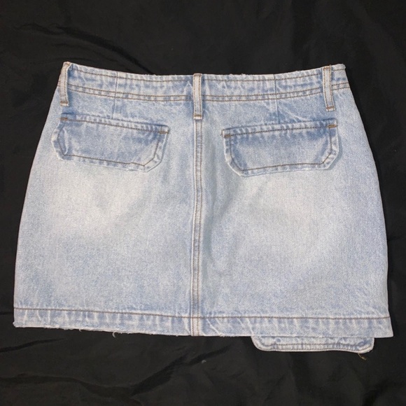 Mini skirt - Picture 2 of 3